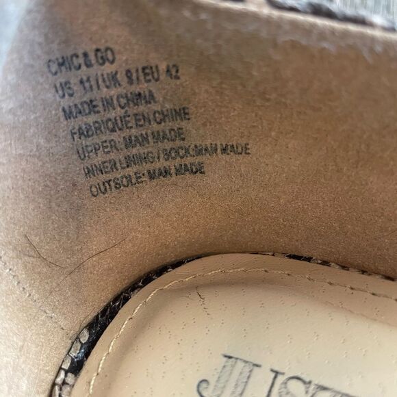 JustFab Chic & Go Faux Snake Skin Flats Size 11M EUC - Picture 8 of 8